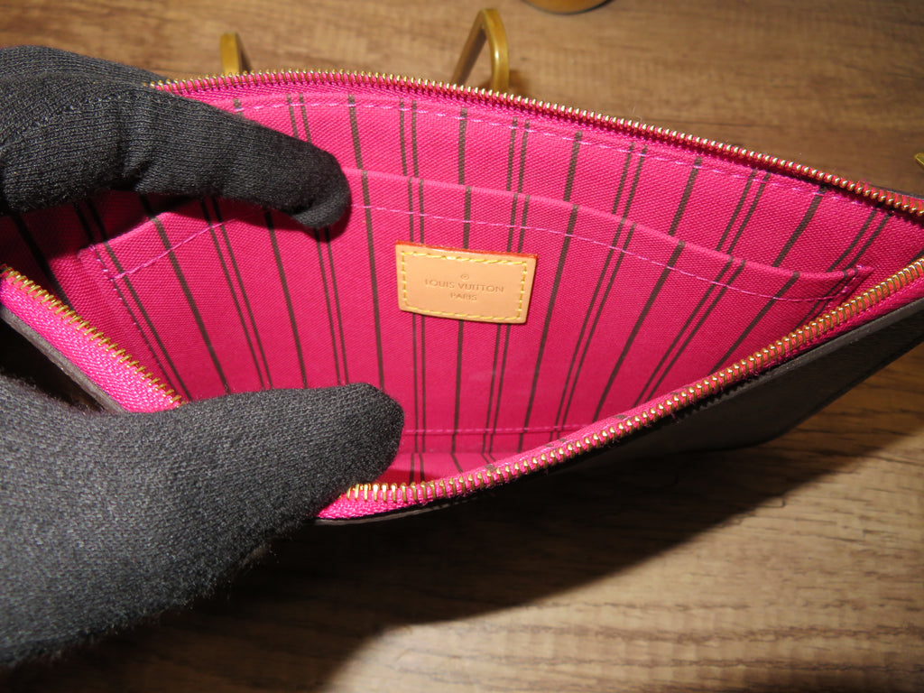 Louis Vuitton Monogram Neverfull Pouch (Pivoine Interior)