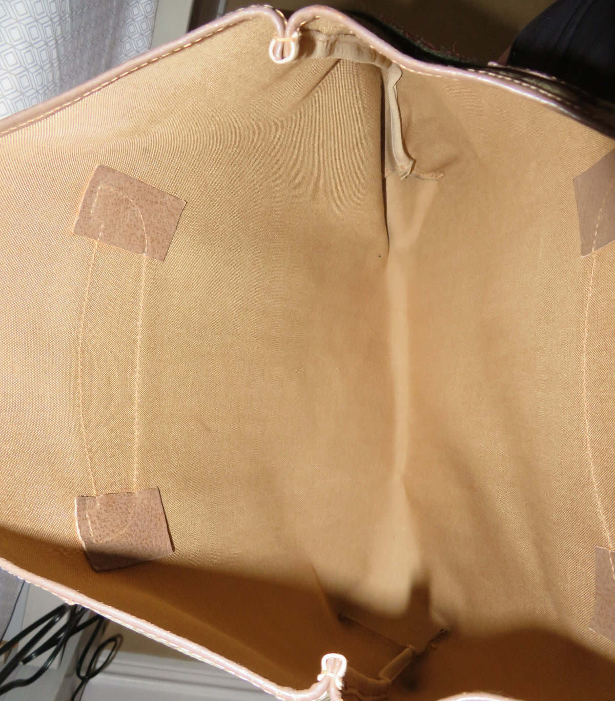 VINTAGE Gucci GG Supreme Canvas Sherry Line Tote Bag