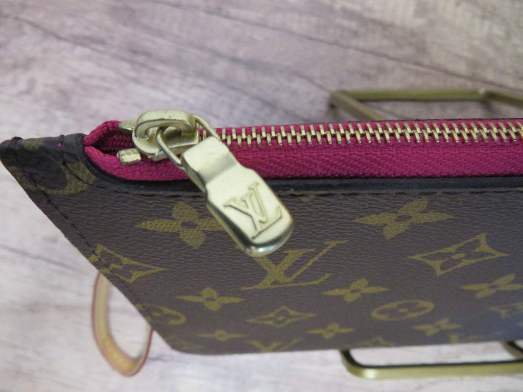 Louis Vuitton Monogram Neverfull Pouch (Pivoine Interior)